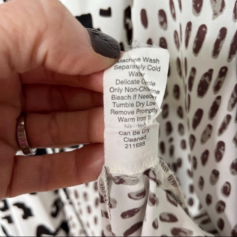 CAbi Skin Safari Animal Print Faux Wrap Blouse Size Medium Style 509 Long Sleeve - Picture 7 of 8